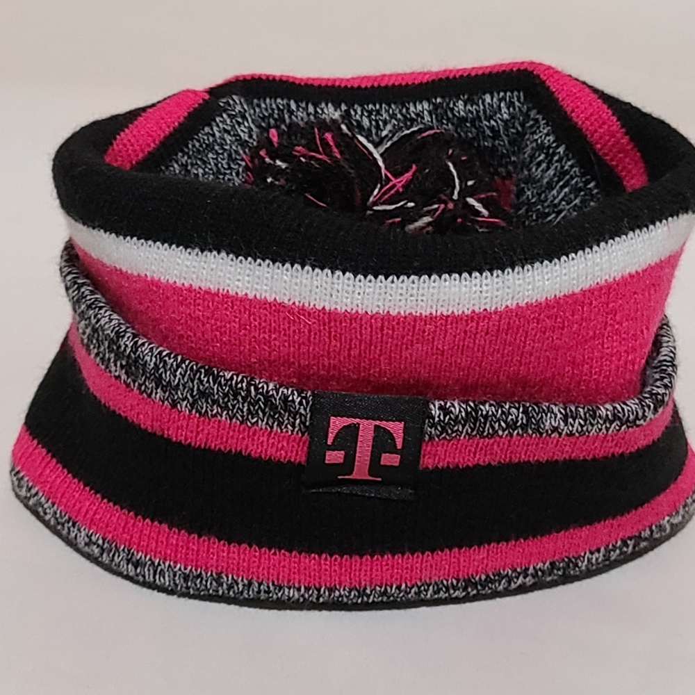 T HAT - Picture 8 of 13